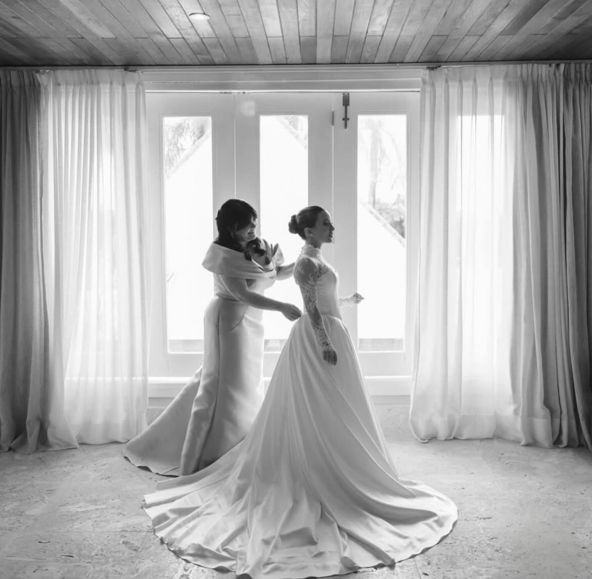 Bridal preparation moment